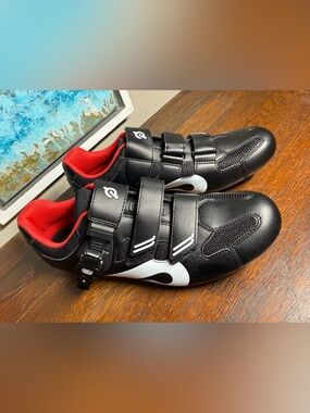Peloton Men Black Cycling Shoes with Red Lining and White Accents SZ 44 US 10.5